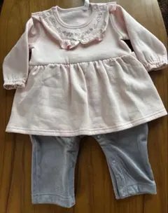 ピンク グレー フリル付きロンパース