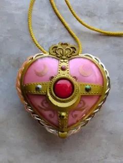 バンダイ 美少女戦士セーラームーン ハートムーンブローチ コンパクト　ジャンク品