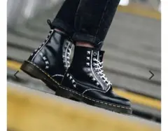 ドクターマーチン 1460 スタッズ 8ホール ブーツ (黒) UK4