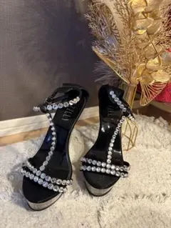 ラインストーン付きブラックハイヒール