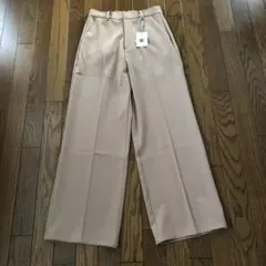 タグ付新品　センタープレスストレートパンツ　GRL