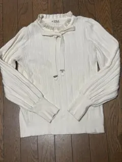 axes femme アイボリー フリル襟 リボン付きニット