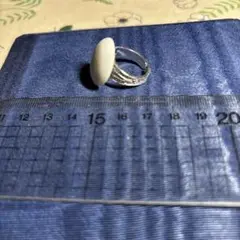 ホワイトオーバルシルバーリング