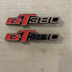 スズキ GT380 サイドカバー エンブレム 純正品 ミカミ 復刻 - メルカリ