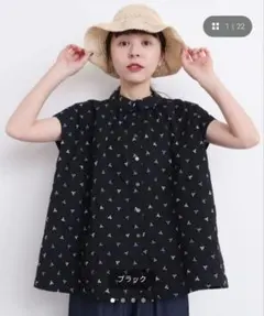 アトリエドゥサボン　シャーリング刺繍　フレンチブラウスのサムネイル
