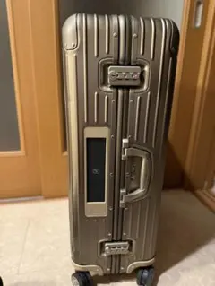 希少【RIMOWA×Lufthansa】 　 Titanium Gold 希少【RIMOWA×Lufthansa】 Titanium Gold Rimowa Topas Titanium