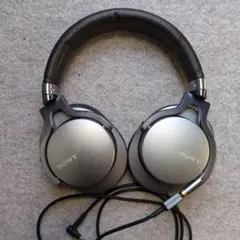 SONY ヘッドホン MDR-1Aのサムネイル