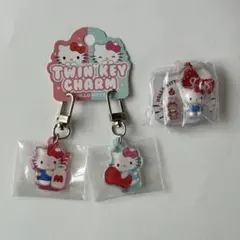 【新品】ハローキティ ツインキーチャーム　パッケージチャーム