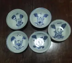 青い花柄の陶器製小皿5個セット中国古染付け14㎝、4㎝。キズ有ります