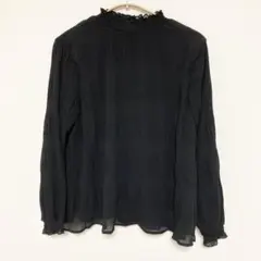 オンセブンデイズ フリル付き ブラックシャツ