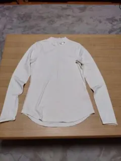 Under Armour ホワイト 長袖 Tシャツ ハイネック　2枚セット
