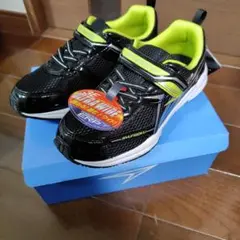 瞬足　21cm　3E 新品