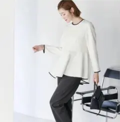 ユアーズ　パイピングペプラムトップス　Sサイズ