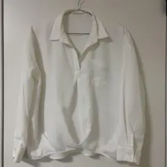 値下げ　ホワイト 長袖シャツ 胸ポケット付き