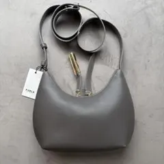 FURLA グレー レザー ショルダーバッグ
