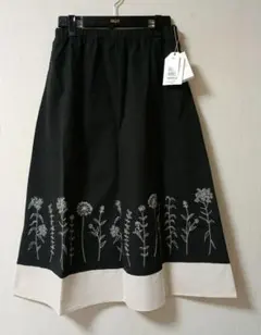 cloudnine花柄刺繍 フレアスカート 黒　64～77㎝のサムネイル