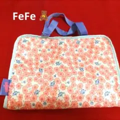 フェフェマルチポーチ