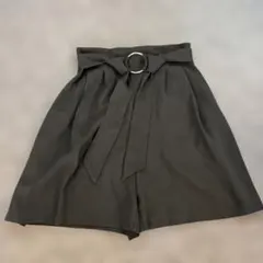 ZARA BASIC ブラックショートパンツ ベルト付き