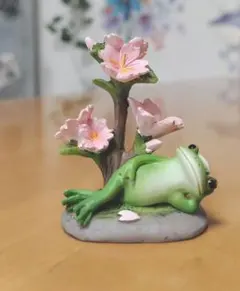 コポー カエルと桜の置物