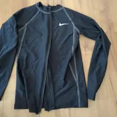 Nike ラッシュガード 黒