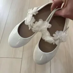 ホワイト バレエシューズ 花モチーフ