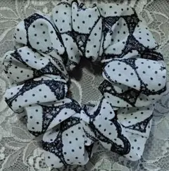 新生地☆1点のみ☆ハンドメイドシフォンレース重ねシュシュ - メルカリ