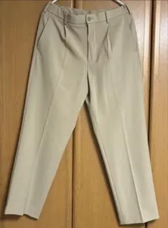 ユニクロ　タックワイドパンツ　メンズM ベージュ系　321-462197