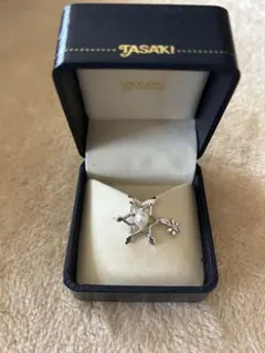 TASAKI 雪の結晶ブローチ