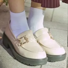 axes femme ビジューバックル付きローファー ベージュのサムネイル