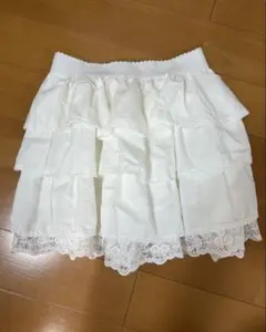 SHEIN フレアスカート ホワイト Sサイズのサムネイル