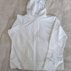 UNIQLO１５０エアリズムパーカーWhite