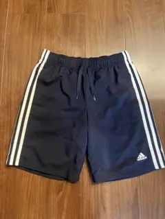 adidas ネイビー ハーフパンツ　160