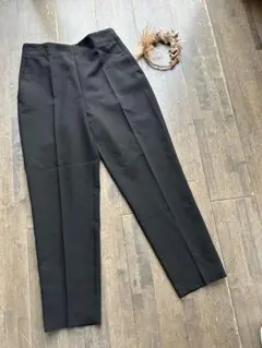 ZARA ザラ　黒　パンツ　テーパード