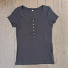 新品UNIQLO ヘンリーネックTシャツ S ブラウン