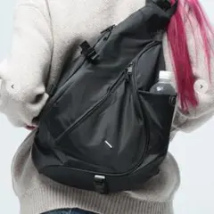 ブラック ショルダーバッグ スリングバッグ