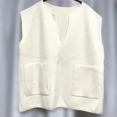 ニットベスト Vネック アイボリー ポケット付き ゆったり 春秋 レディース