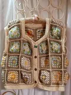 ‪ෆ‪.*・゜グラニースクエア♡ベスト♡手編み♡花モチーフ薔薇♡ボタン前開き