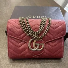 GUCCI GGマーモント チェーンウォレット赤