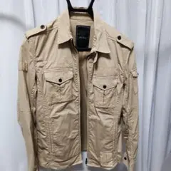 テットオム　ベージュ　ミリタリージャケットのサムネイル