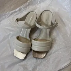 卑弥呼　ホワイトサンダル ストラップ付き