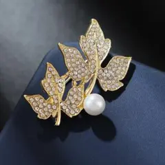 【新品未使用】ブローチ　コサージュ　リーフ　葉っぱ　ストーン　パール　上品