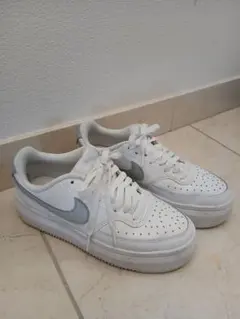 ナイキ（NIKE)スニーカー コート ビジョン アルタ LTR 24㎝