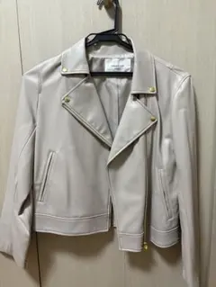 ベージュ レザーライダースジャケット