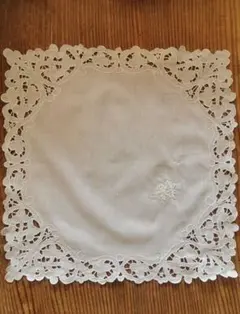 アンティーク オープンカットワーク刺繍三つ葉のクローバー リネン織ハンカチクロス