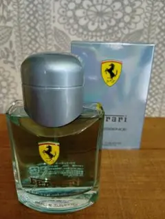 廃盤品 新品未使用 フェラーリ ライトエッセンス オードトワレ 香水
