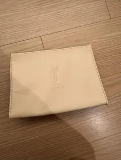 YSL イヴ・サンローラン プレミアムカサンドラポーチ クリーム色