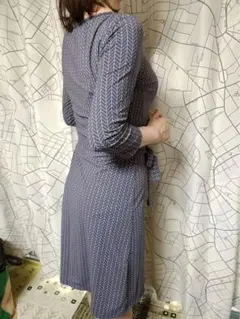 結婚式など活躍できる高級感あるワンピースです♪