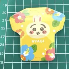 ちいかわ　うさぎ　かりゆしウェア型　缶バッジ