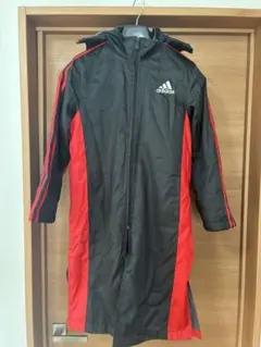 adidas ベンチコート 黒/赤 フード付き/140サイズ
