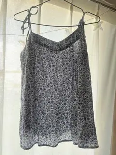 AMERICAN EAGLE 花柄キャミソール